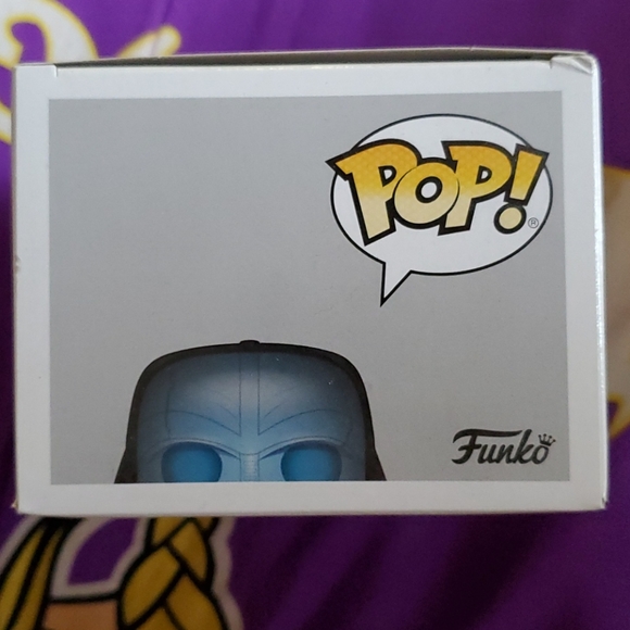 Glow in the dark Darth Vader Funko pop - Picture 5 of 6